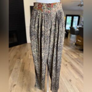 Vintage Floral-Trim Gray Pleated High-Waist Trousers